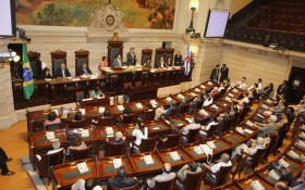 C&acirc;mara debate regras para proteger manifesta&ccedil;&otilde;es religiosas