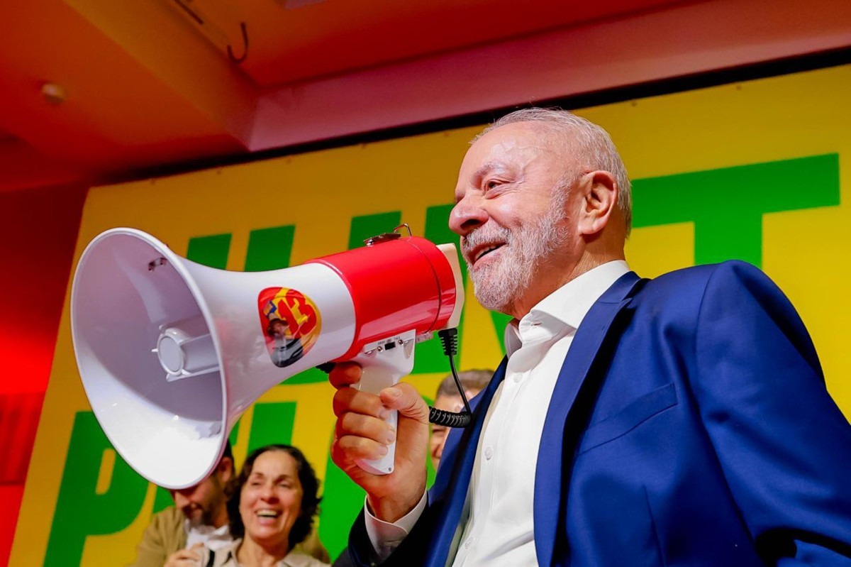 Lula muda estrat&eacute;gia e mira 33 milh&otilde;es de ausentes para tentar virar elei&ccedil;&atilde;o no 2&ordm; turno