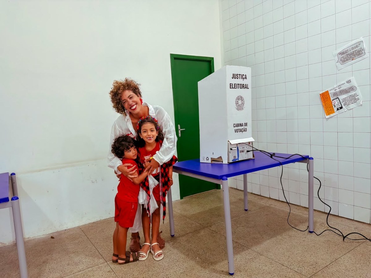 Tal&iacute;ria Petrone &eacute; reeleita para Bras&iacute;lia com mais de 122 mil votos
