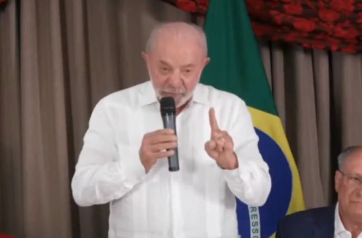 Lula re&uacute;ne aliados, critica "promiscuidade" do STF e fala em nova reforma do Judici&aacute;rio