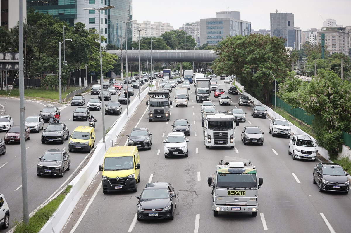Licenciamento para placas de final 7 e 8 vence neste m&ecirc;s