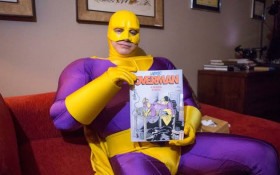 'Overman' se 'sganzerla' e decola no barato transgressor da Laerte