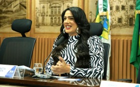 Thabatta Pimenta, a primeira deputada federal trans do Nordeste