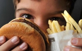 OMS lan&ccedil;a primeiro guia para enfrentar obesidade em crian&ccedil;as e adolescentes