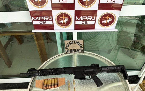 PF faz opera&ccedil;&atilde;o contra policiais que vendiam armas e vazavam informa&ccedil;&otilde;es para Peix&atilde;o