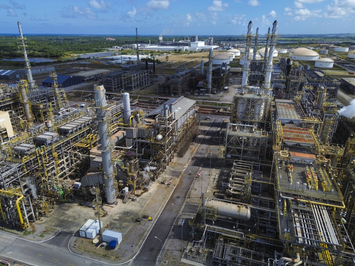 Previs&atilde;o de super&aacute;vit comercial cai para US$ 84,4 bi