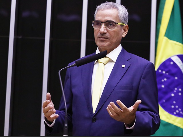 Projeto prev&ecirc; contribui&ccedil;&atilde;o ao INSS para mulheres que cuidam de familiares
