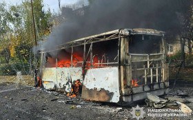 Ataque a&eacute;reo russo contra &ocirc;nibus mata 33 na Ucr&acirc;nia