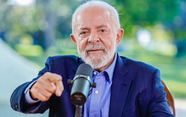 Lula troca pe&ccedil;as e discurso para tentar virar o jogo