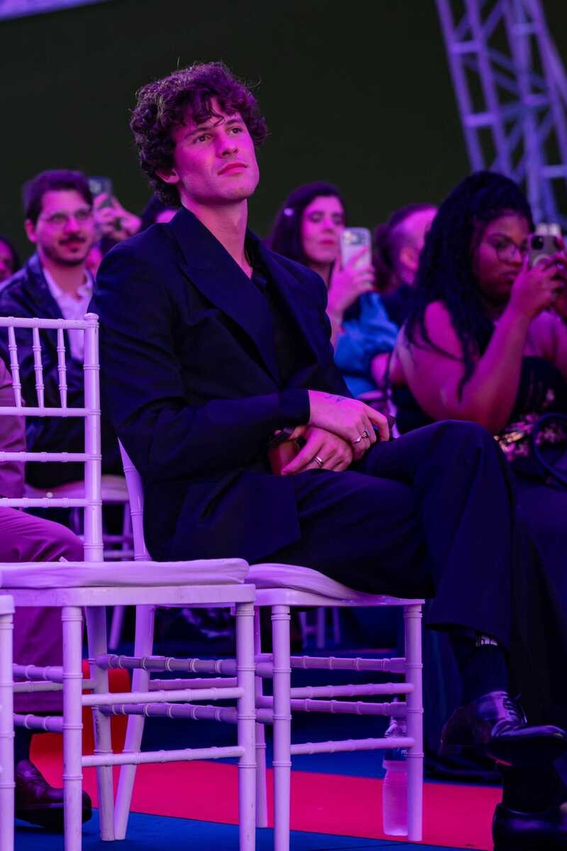 O canadense Shawn Mendes compareceu