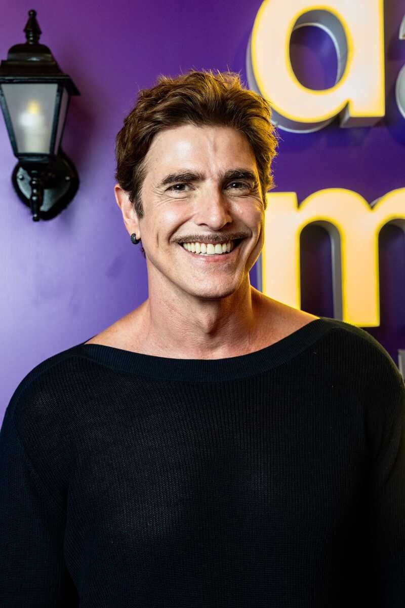 Reynaldo Gianecchini posou para fotos com fãs