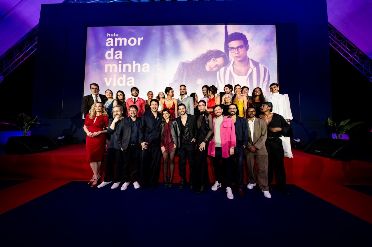 Elenco da segunda temporada de "Amor da Minha Vida" se reuniu no Museu do Amanhã para a primeira exibição oficial do novo ano da série. No palco, a nova VP de conteúdo original do Disney  Brasil, Monica Albuquerque, confirmou que a 3ª temporada já está em produção. A reação inicial do público ao primeiro episódio da nova 2ª foi excelente, com comentários enaltecendo a maturidade e o senso de humor da produção.
