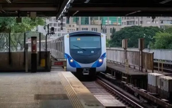 Metr&ocirc; de SP tem falhas nas linhas Azul, Vermelha e Lil&aacute;s