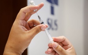Rio vacina p&uacute;blico at&eacute; 24 anos e profissionais contra meningite