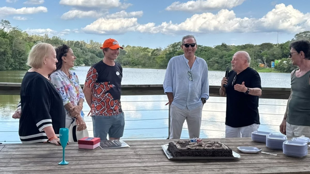 Na comemoração dos 28 anos, da esquerda para a direita: Vera Tabach (ABIME), Telma Baldacci (Torres & Baldacci Associados), Alain Baldacci (Wet’n Wild), Cesar Federmann (Grupo Senpar/Premium Outlets) e Marcelo Gutglas (Grupo Playcenter)