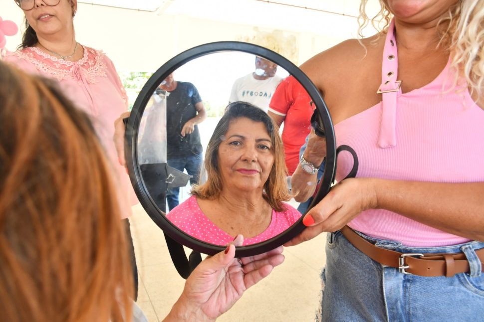 Nova Igua&ccedil;u cuida da autoestima feminina na Pra&ccedil;a de Vila de Cava