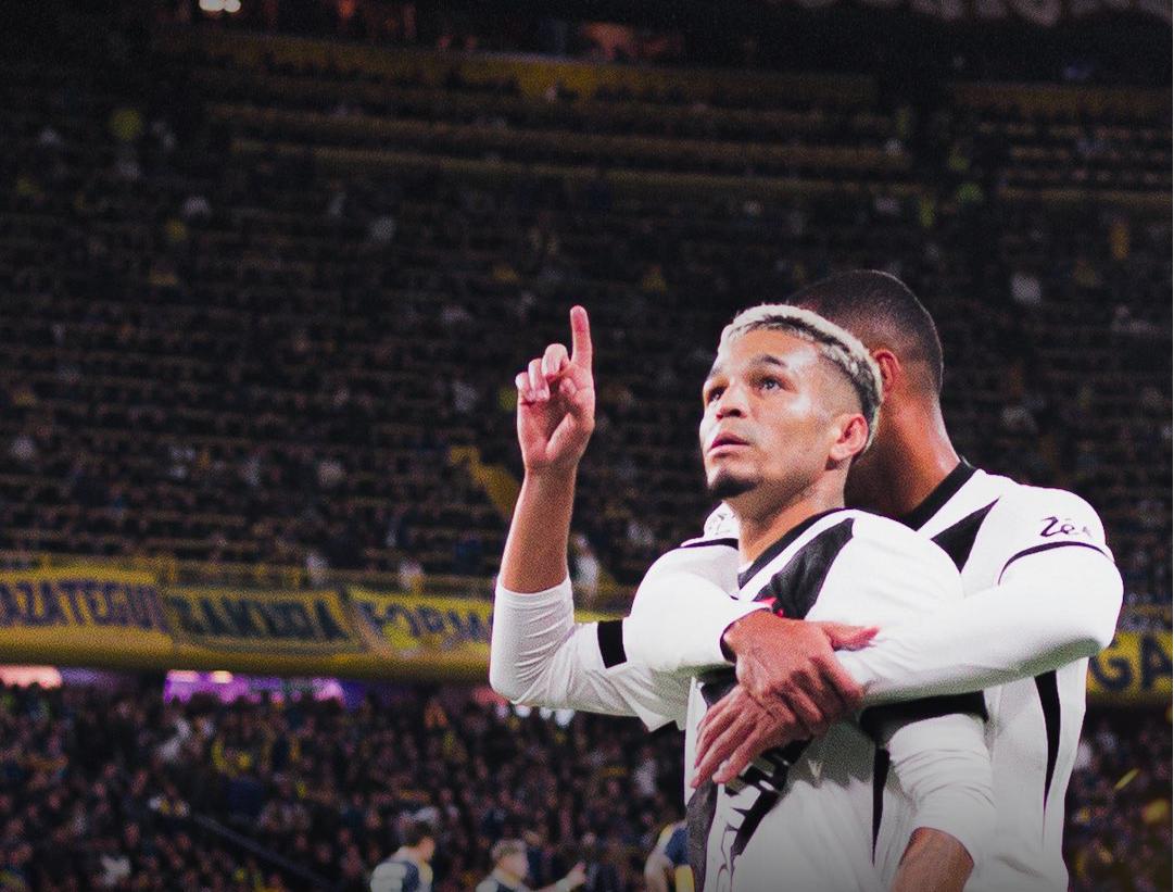 Vasco supera a arbitragem e vence o Boca Juniors na Bombonera