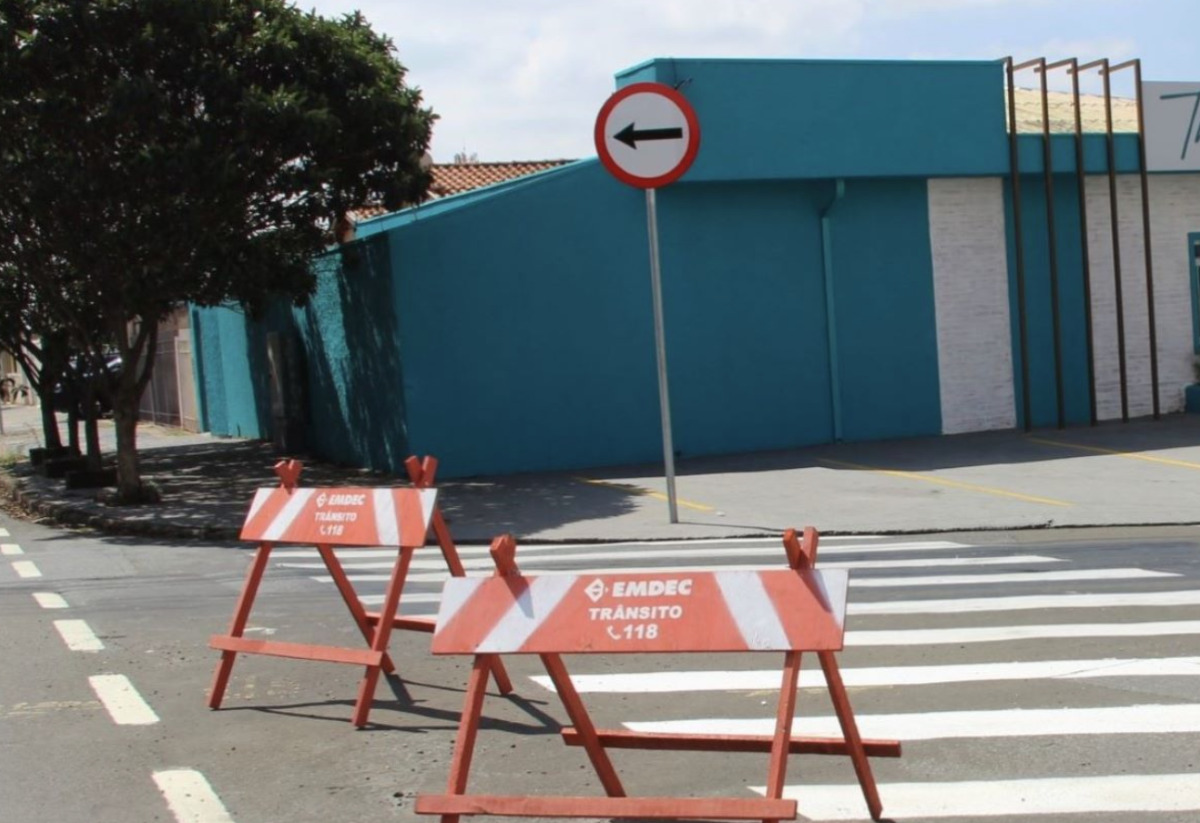 Emdec bloqueia trecho da rua Arquiteto Jos&eacute; Augusto Silva em Campinas