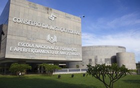 Servidores da Justi&ccedil;a mobilizam contra risco de atraso salarial