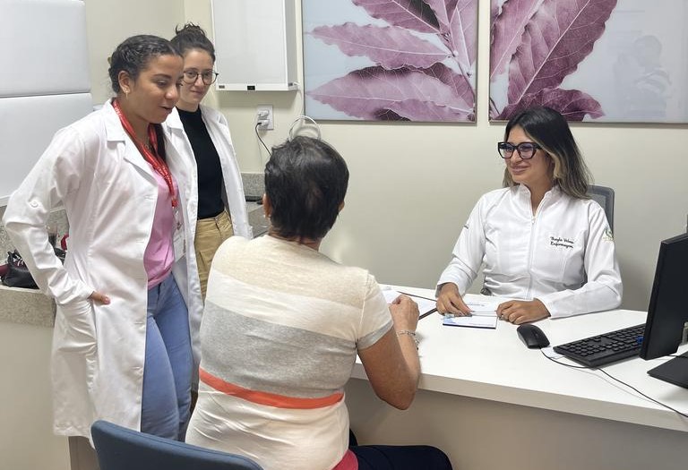 Afya promove a&ccedil;&atilde;o de Outubro Rosa com atendimentos gratuitos na Barra da Tijuca