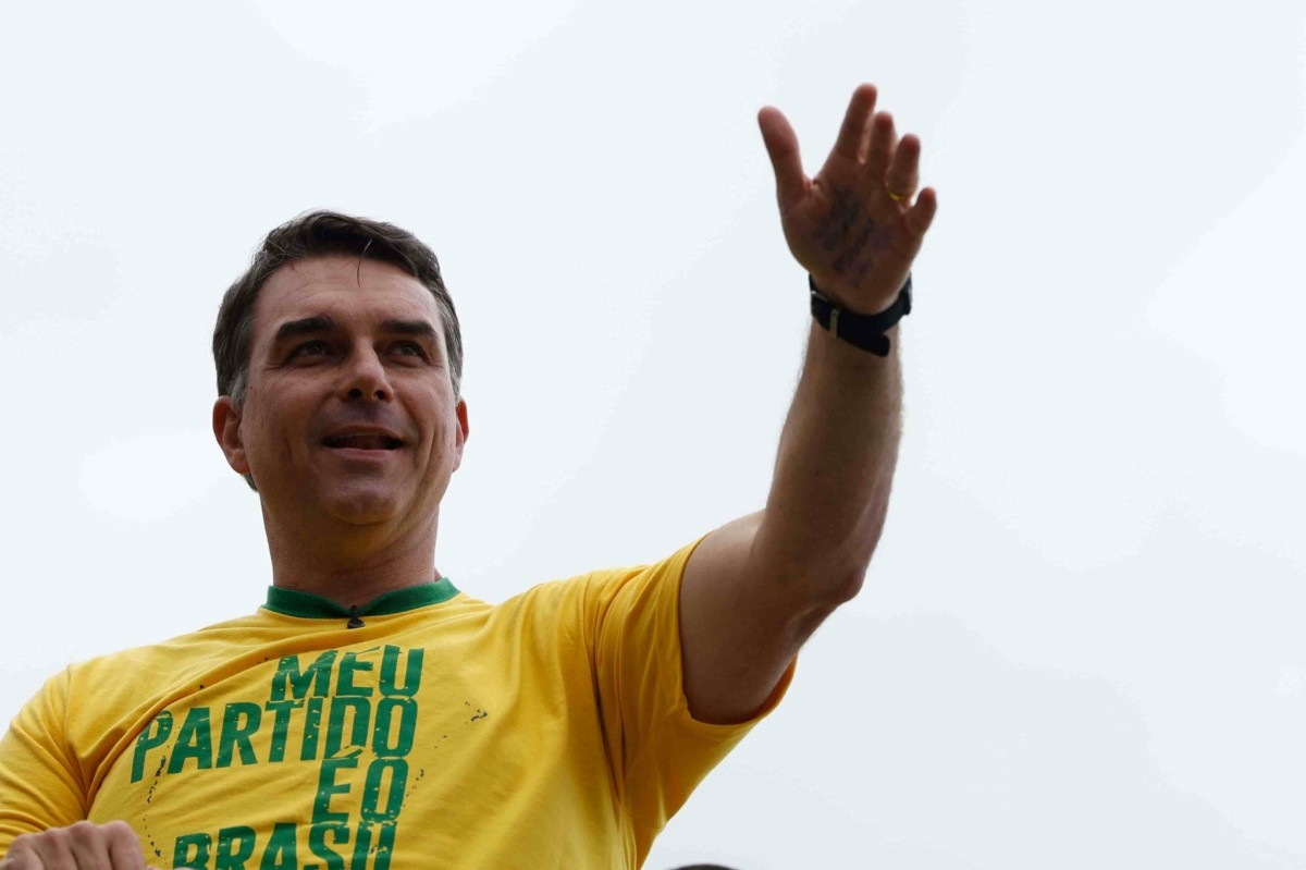 Fl&aacute;vio Bolsonaro contesta elei&ccedil;&atilde;o de Lula e diz que far&aacute; oposi&ccedil;&atilde;o dos EUA
