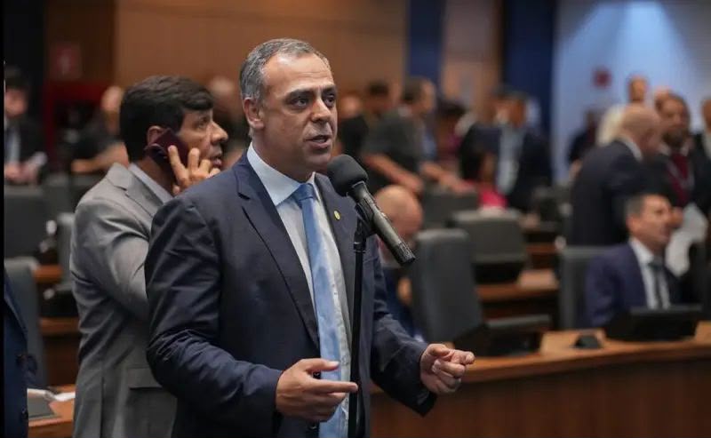 Deputado pede urg&ecirc;ncia em lei sobre fac&ccedil;&otilde;es
