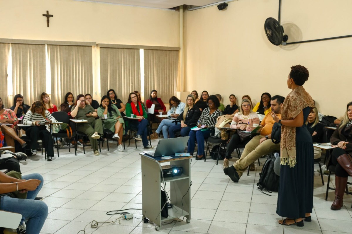 Barra do Pira&iacute; capacita profissionais de sa&uacute;de mental