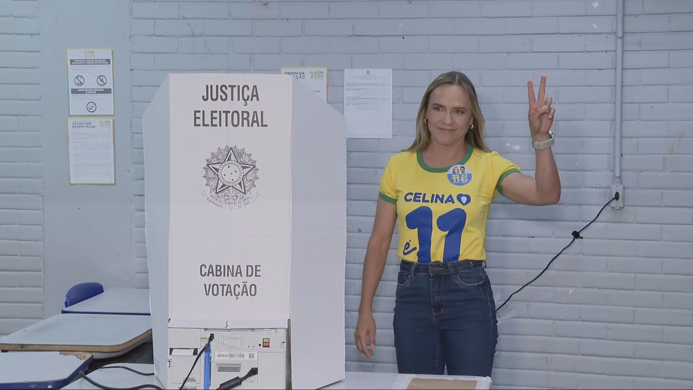 Celina Le&atilde;o derrota Leandro Grass e garante novo mandato no governo do DF