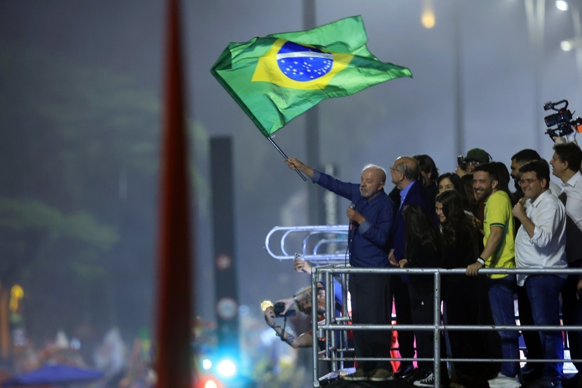 Lula vira o resultado do primeiro turno e &eacute; reeleito presidente