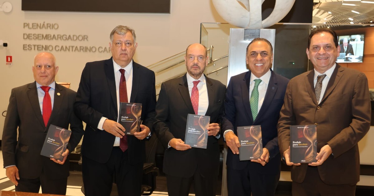 Na abertura os desembargadores Cláudio Dell orto, Cláudio Brandão, Ricardo Couto, Marcelo Buhatem e o ministro do STJ Reynaldo Soares da Fonseca