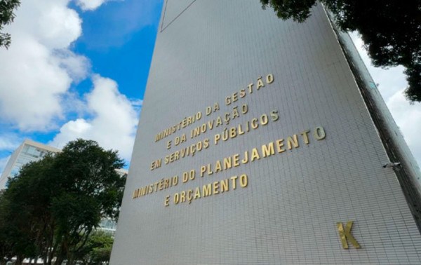 Governo Federal aponta aumento de servidores