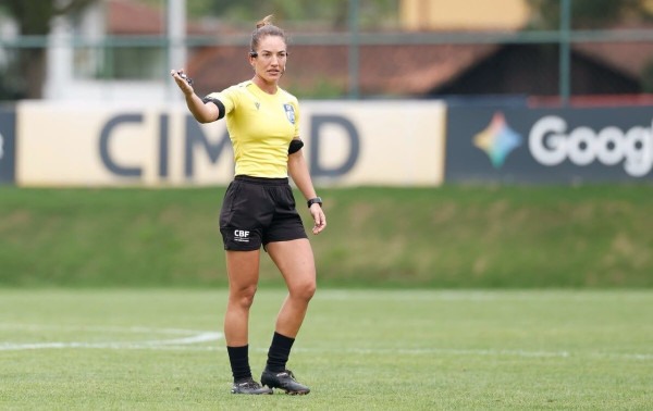 CBF inicia testes da c&acirc;mera corporal para &aacute;rbitros do Brasil