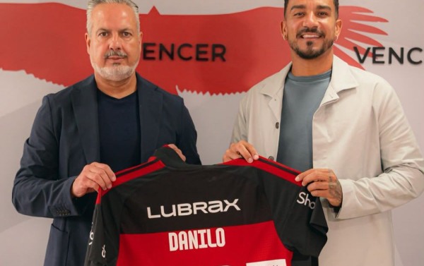 Danilo renova com o Flamengo at&eacute; 2027