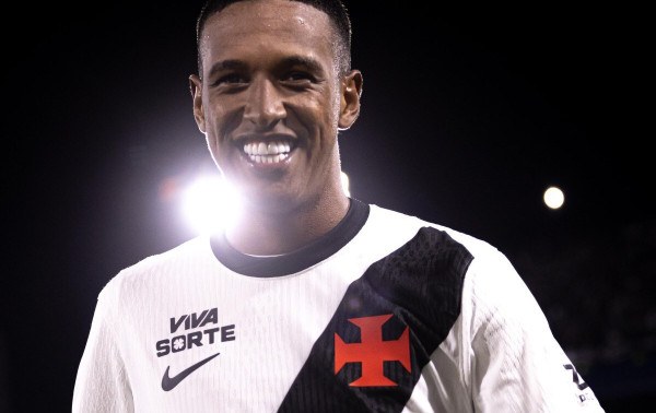Robert Renan est&aacute; visado pelo futebol europeu