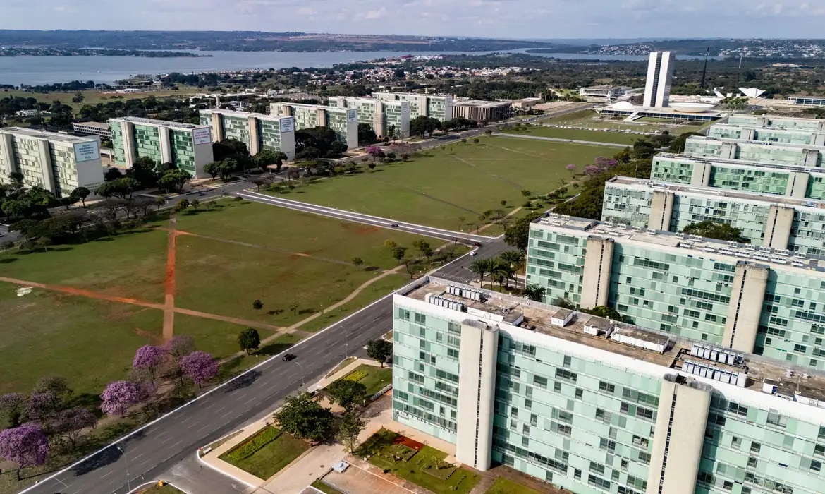 Dia do Servidor P&uacute;blico: ponto facultativo ser&aacute; na sexta-feira (30)