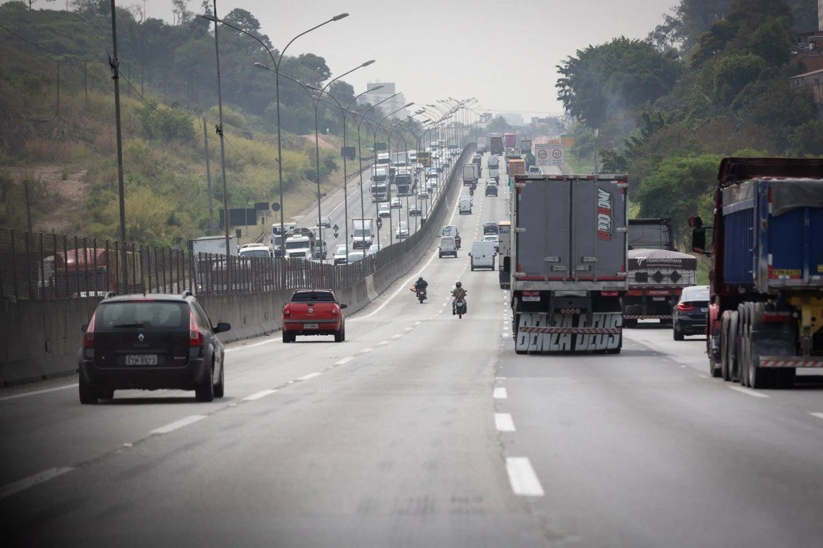 Rodovias de SP devem receber 20 milh&otilde;es de ve&iacute;culos neste feriado, indica Artesp