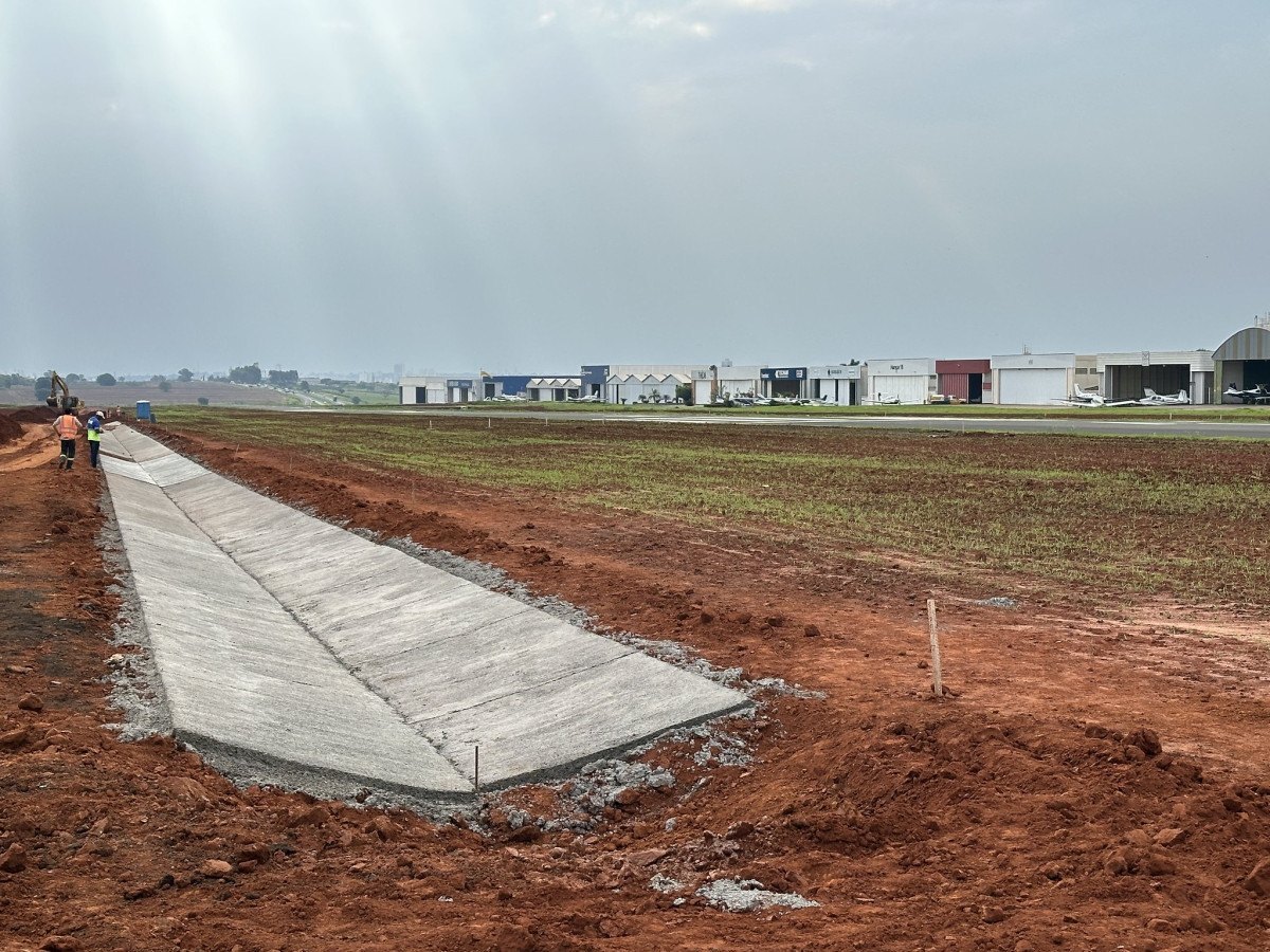 Aeroporto de Americana avan&ccedil;a em obras