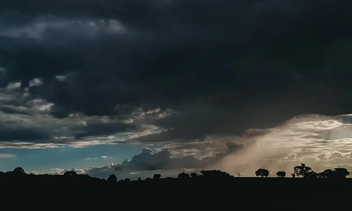 Rio Uruguai sobe e amplia risco de inunda&ccedil;&atilde;o no Rio Grande do Sul