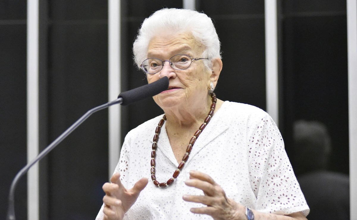 Erundina prop&ocirc;s gratuidade no transporte p&uacute;blico antes do governo Lula